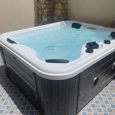 Limonaia Luxury Oda ve Kahvaltı 4*