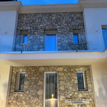 Limonaia Luxury Oda ve Kahvaltı 4*